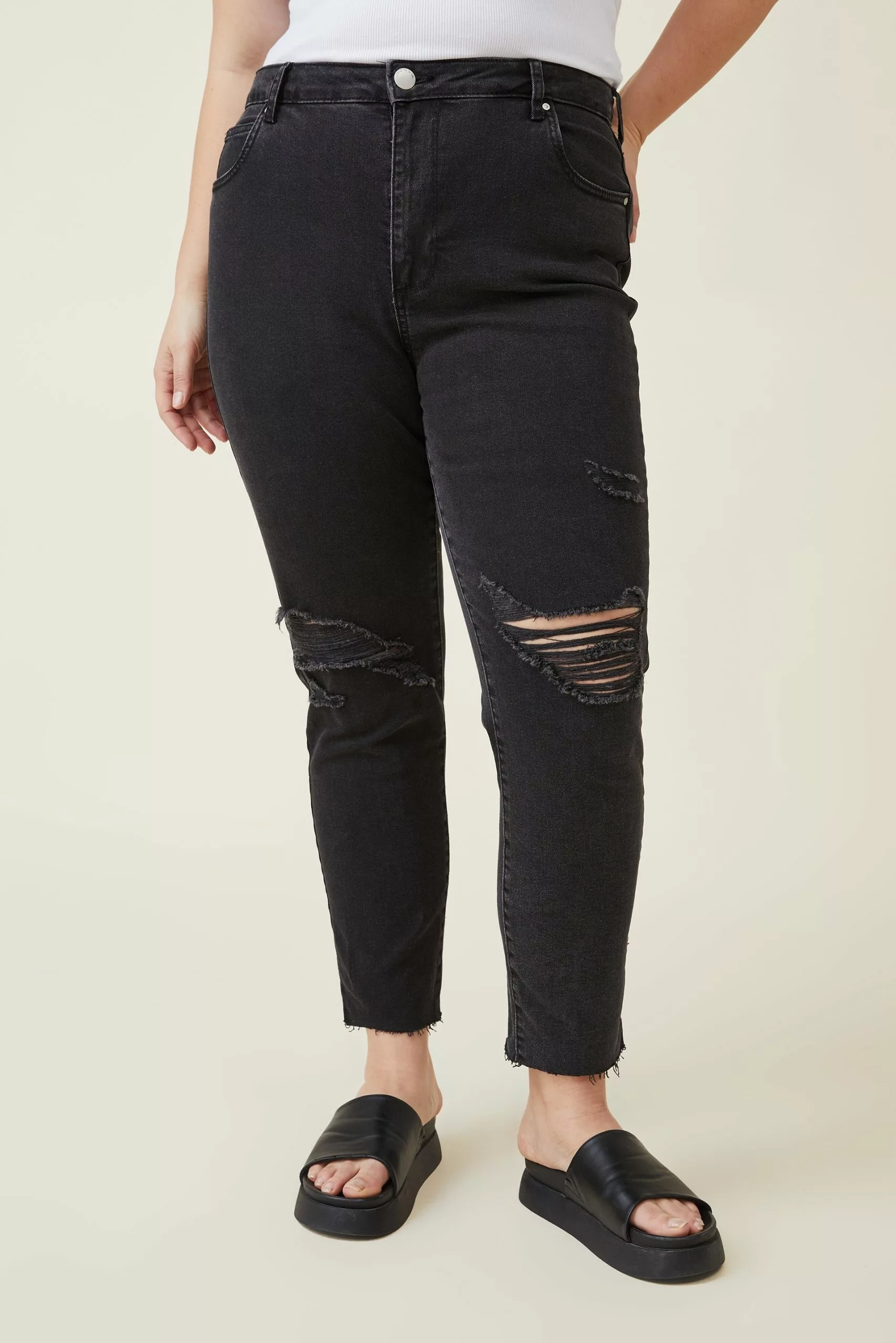 COTTON ON Curve Taylor Mom Jean - Image 2