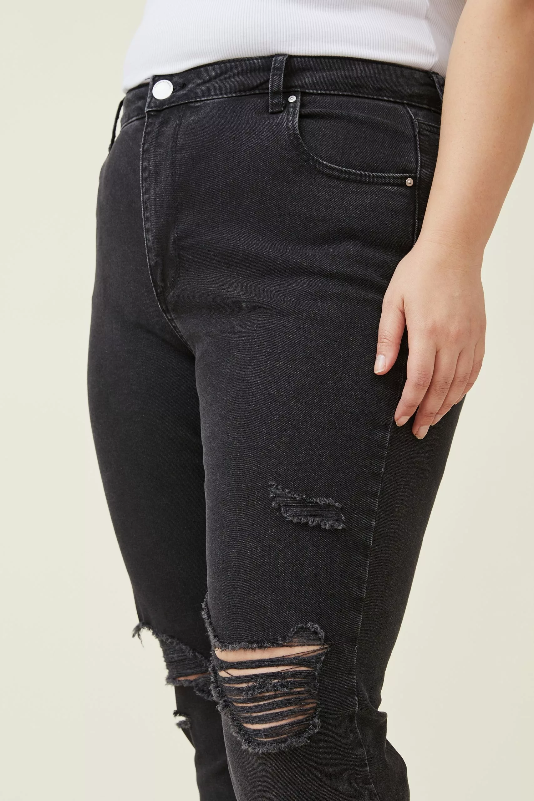 COTTON ON Curve Taylor Mom Jean - Image 4