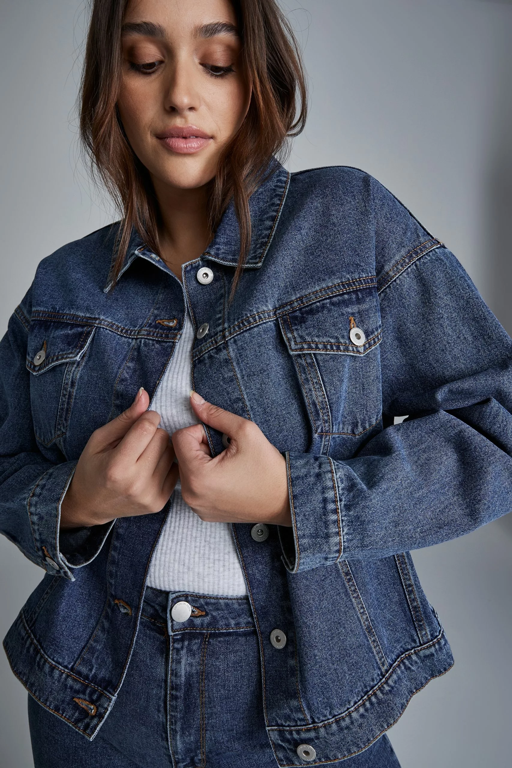 COTTON ON Curve 90S Baggy Denim Jacket - Image 4