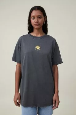 COTTON ON The Oversized Graphic Tee