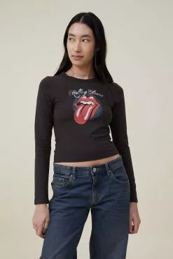 COTTON ON Fitted Lcn Graphic Longsleeve Top