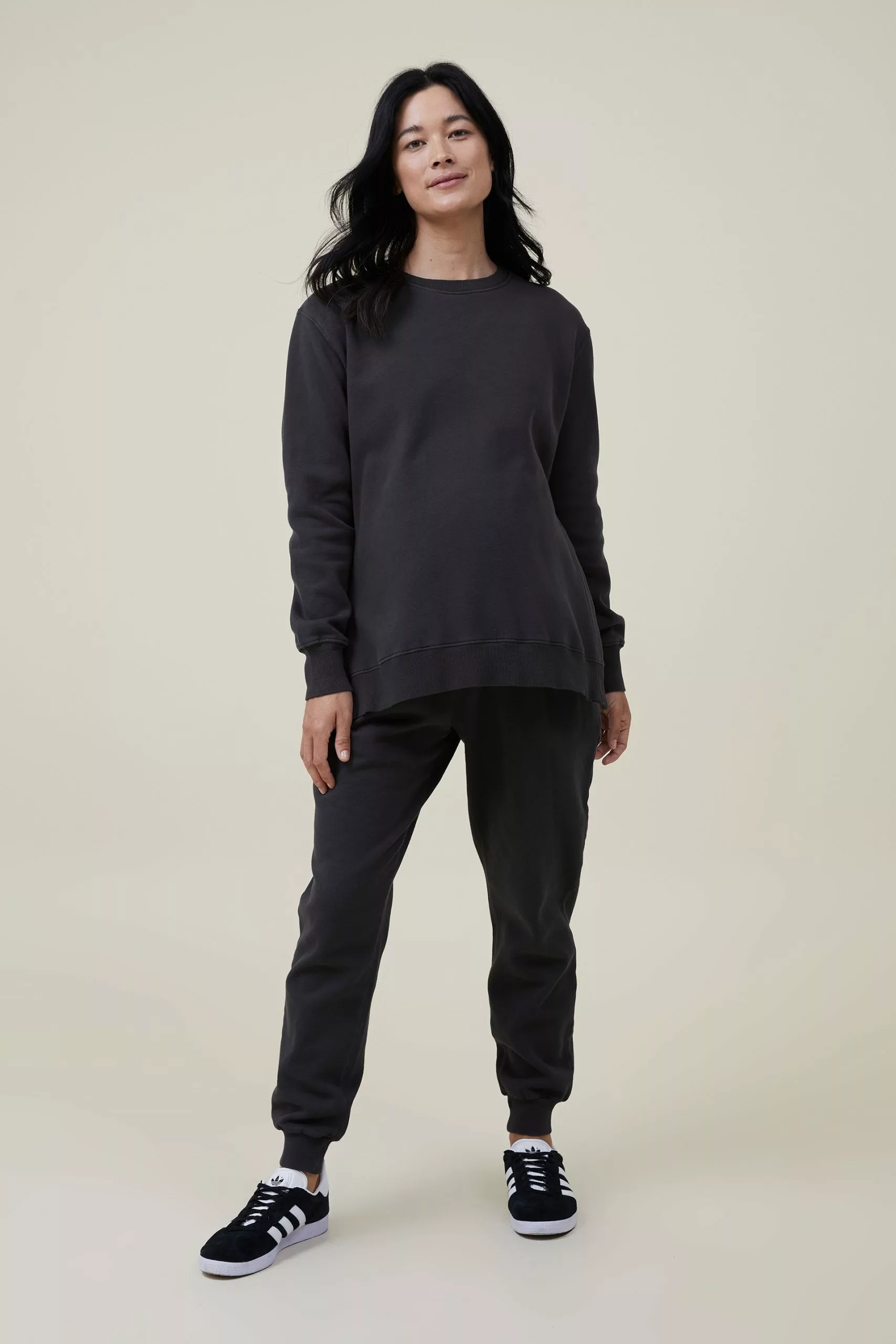 COTTON ON Maternity Classic Washed Side Split Crew Fleece - Image 4
