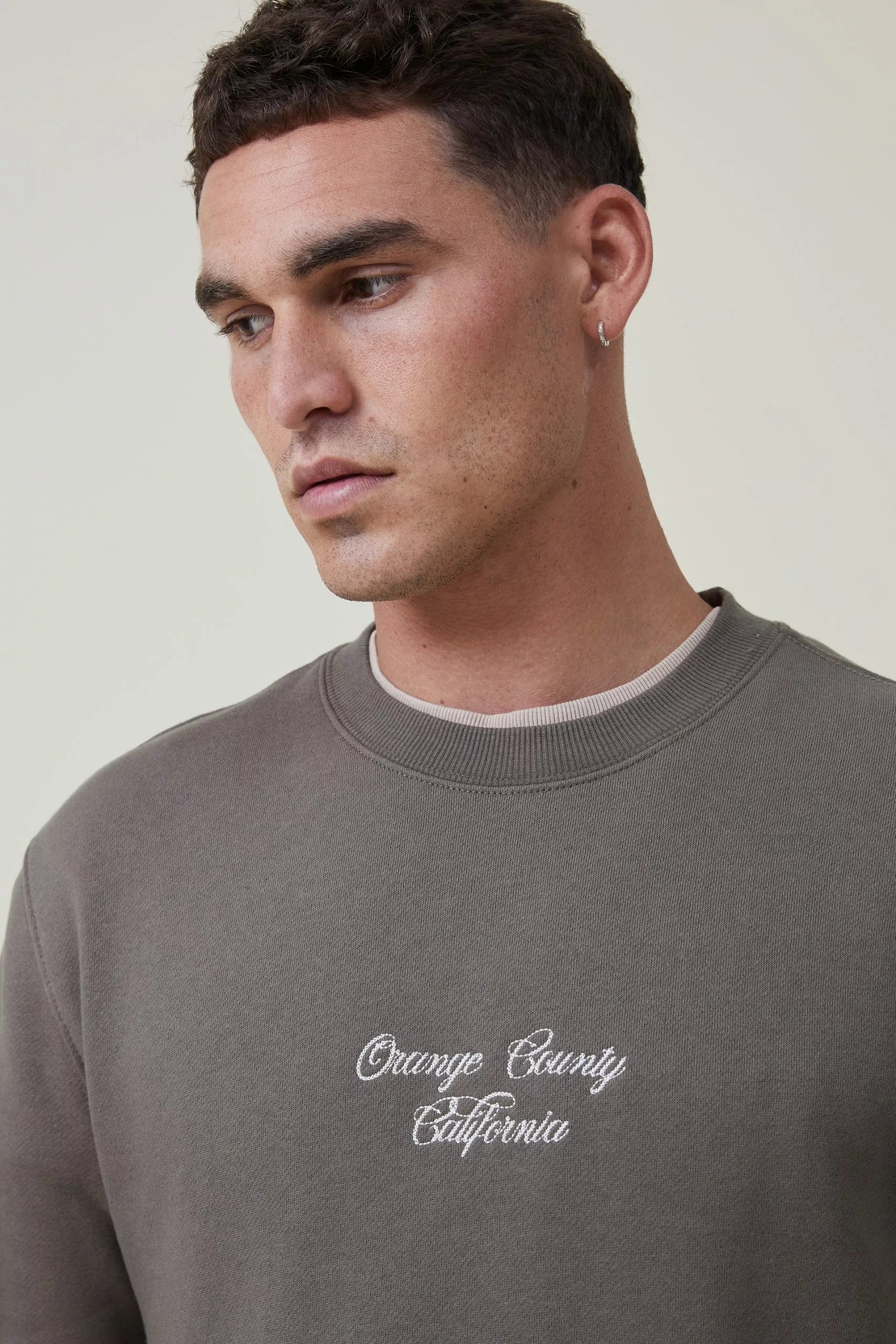 COTTON ON Graphic Crew Fleece - Image 4