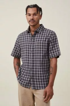 COTTON ON Eddie Short Sleeve Shirt