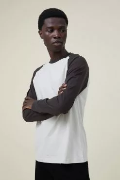 COTTON ON Raglan Long Sleeve T-Shirt