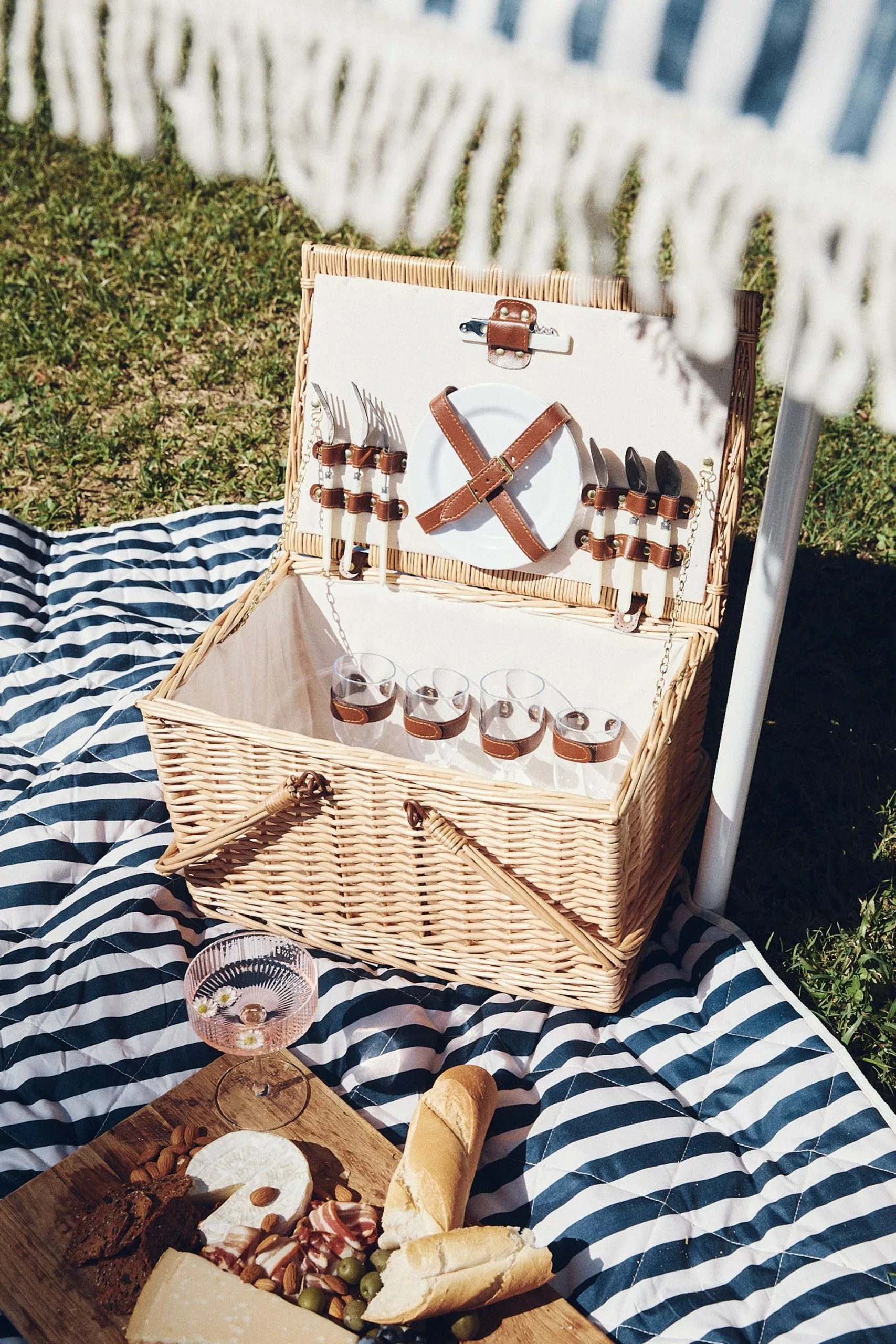 Body Picnic Basket Set