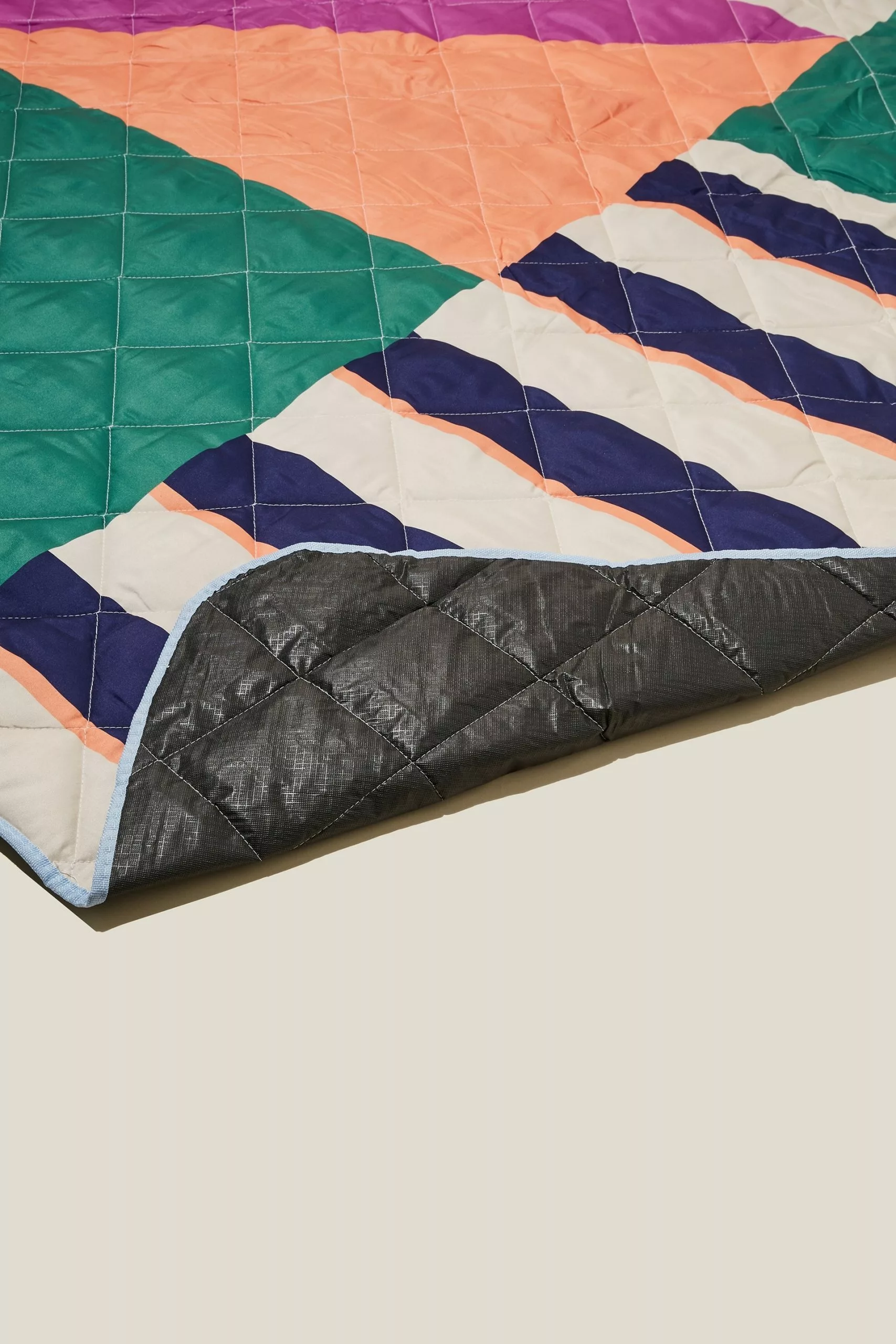 Body Oversized Picnic Blanket - Image 2