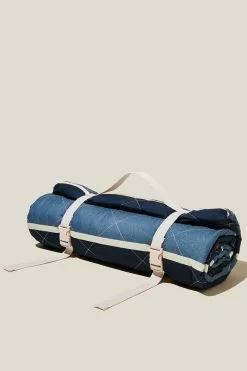 Body Oversized Picnic Blanket