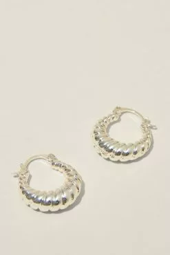 Rubi Mid Hoop Earring