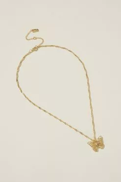 Rubi Pendant Necklace