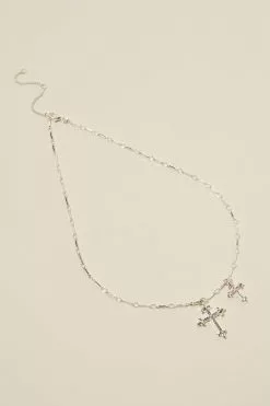 Rubi Pendant Necklace