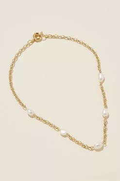 Rubi Mid Chain Necklace