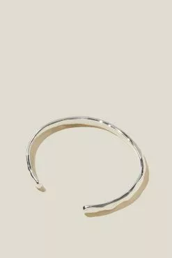 Rubi Single Bracelet