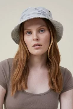 Rubi Reversible Bianca Bucket Hat