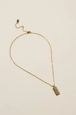 Rubi Pendant Necklace