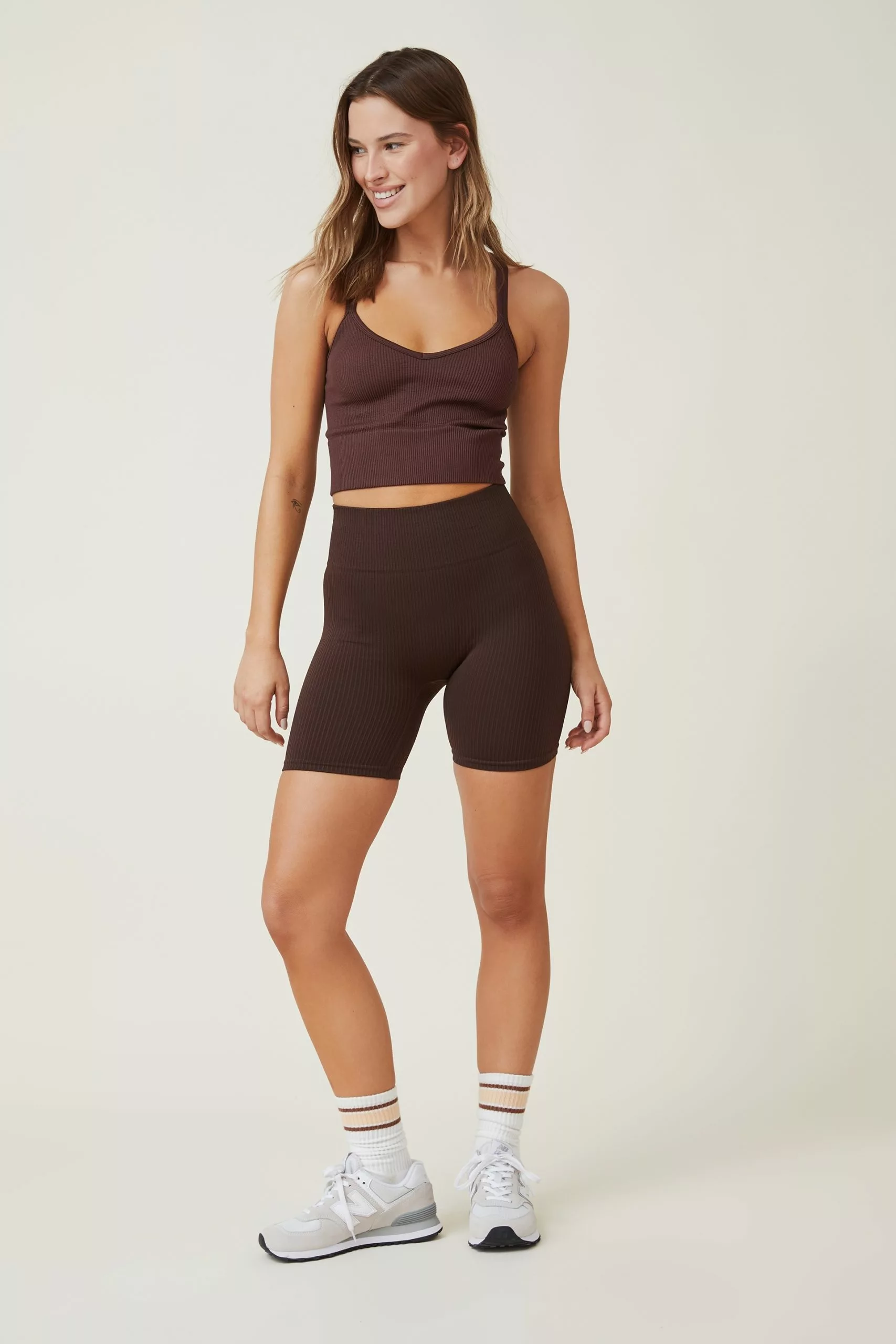 Body Seamless V Back Tank - Image 4