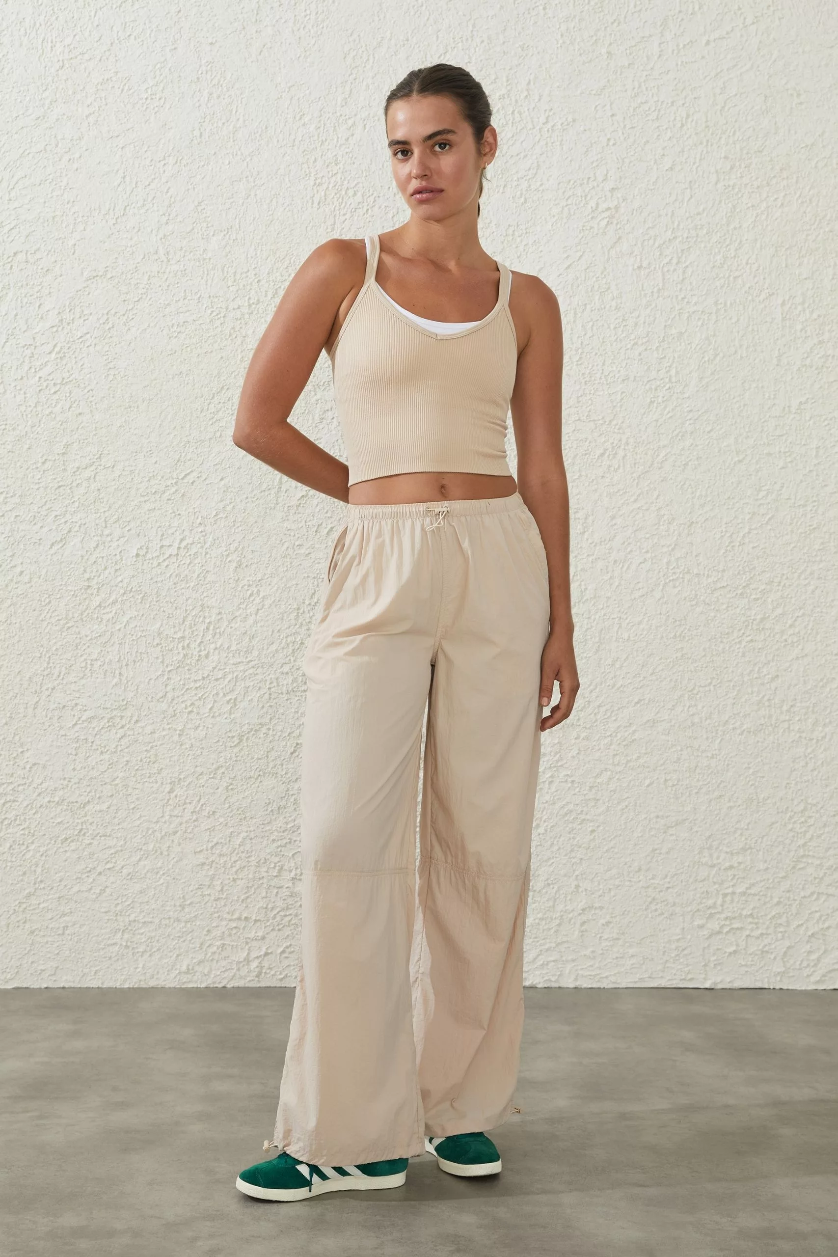 Body Seamless V Back Tank - Image 4