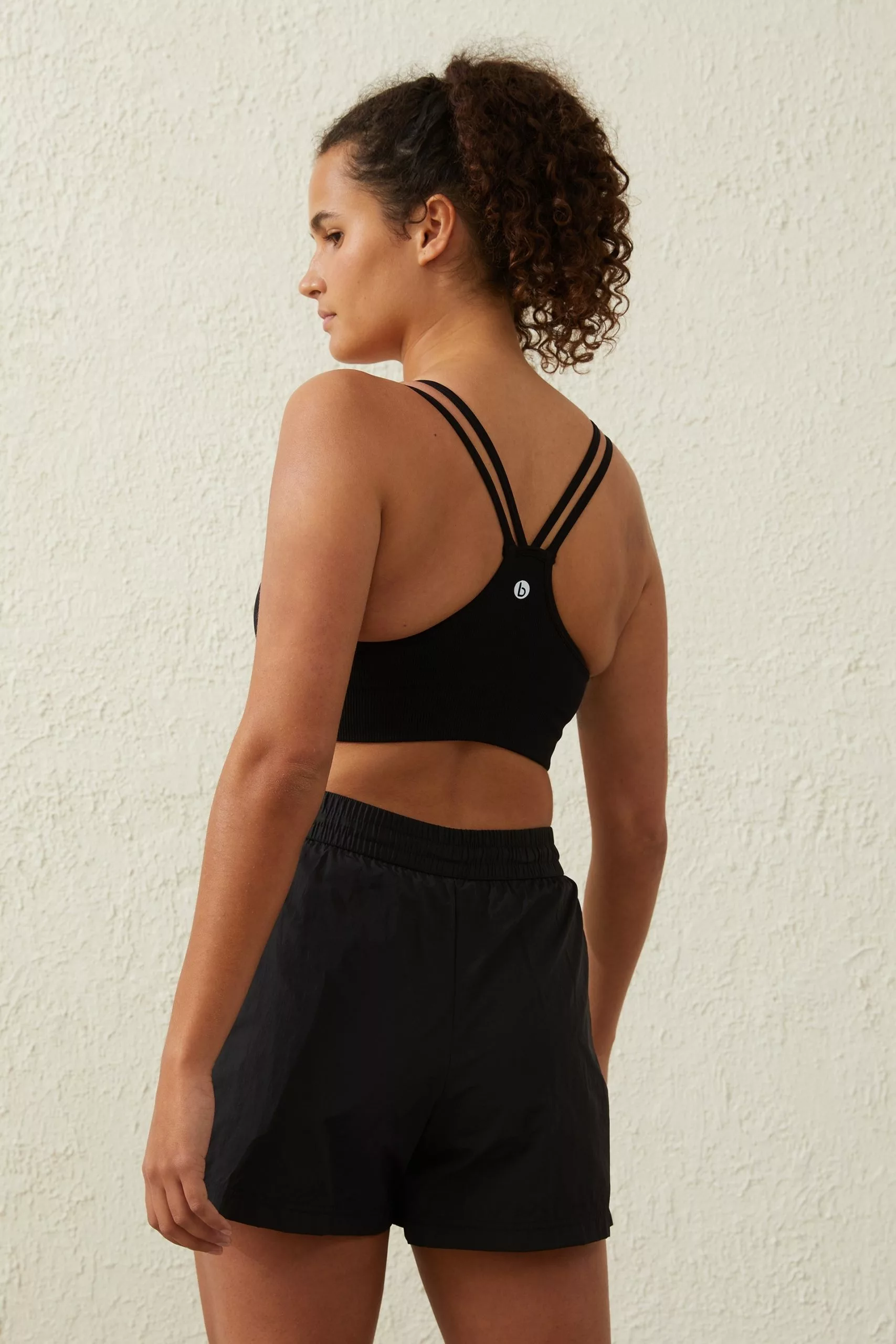 Body Seamless Strappy Back Crop - Image 3