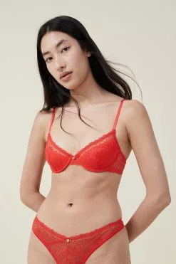 Body Cassie Lace Contour Bra