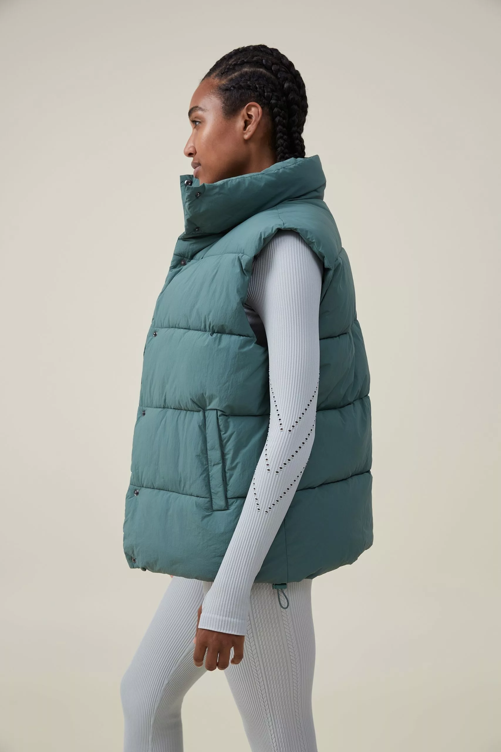 Body The Recycled Mother Puffer Vest 2.0 - Image 4
