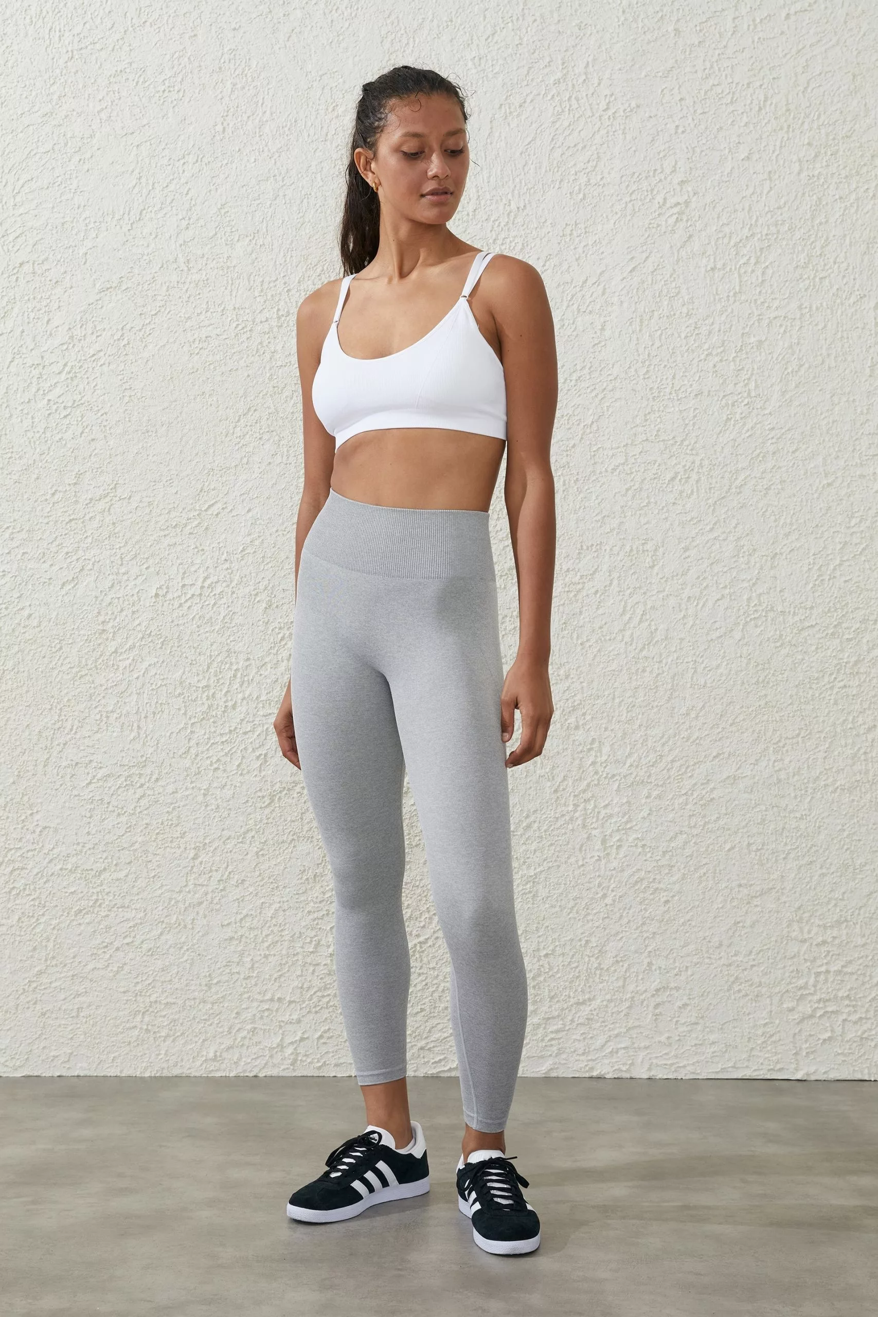 Body Seamless Tiny Strappy Crop - Image 4