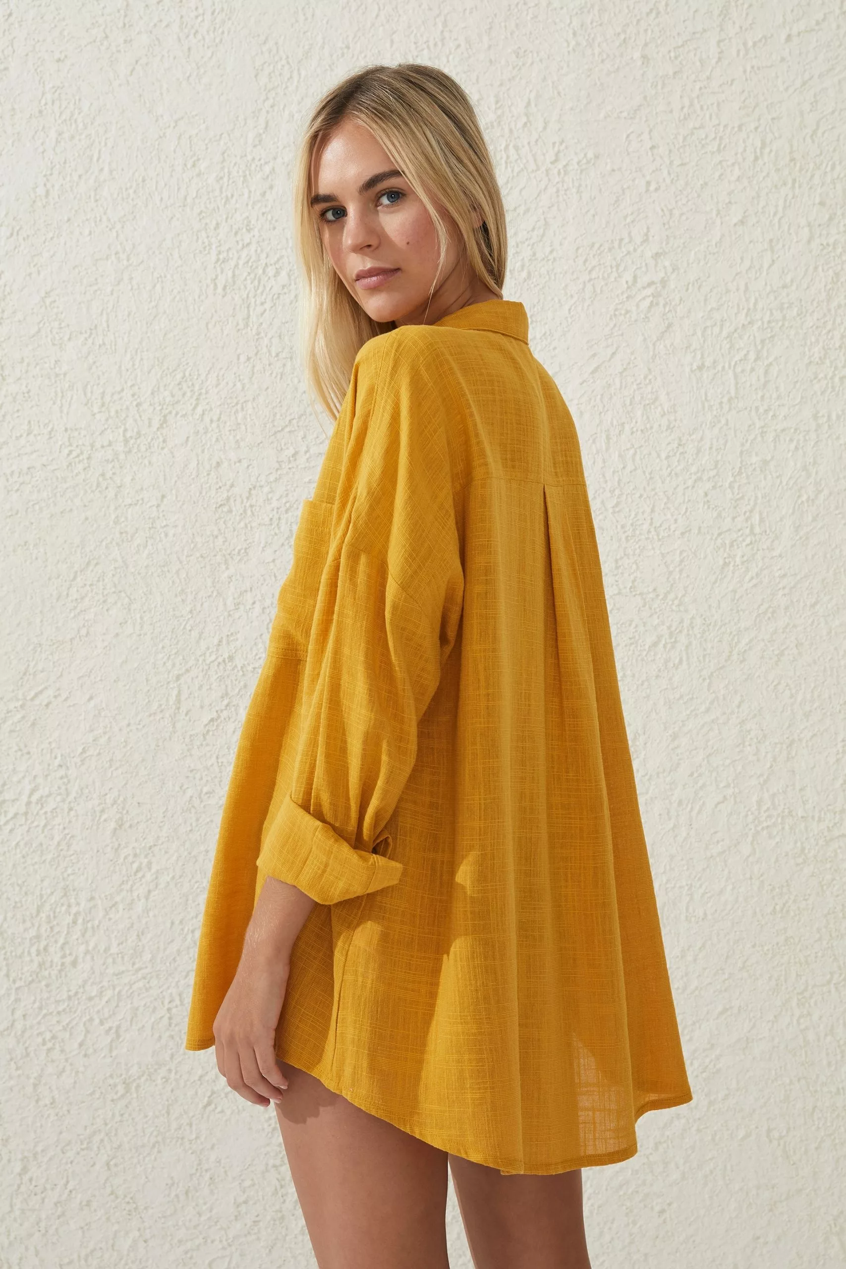 Body Swing Beach Shirt - Image 3