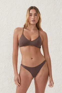 Body Scoop Tri Bikini Top