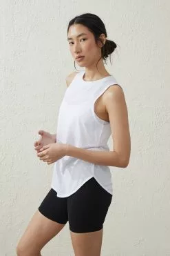 Body Active Curve Hem Tank