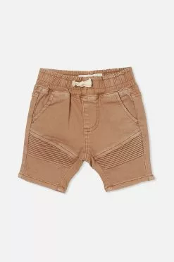 Jay Moto Short