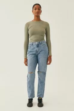 Classic Mom Ripped Denim Jean